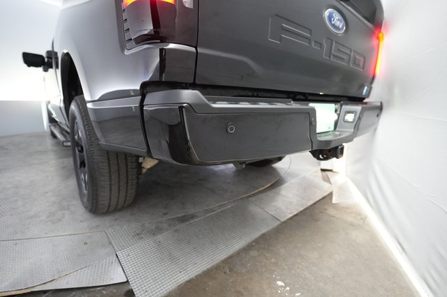 2023 Ford F-150 Lightning — photo 18 of 19