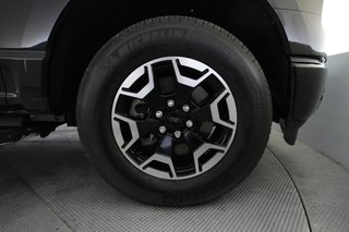 2023 Ford F-150 Lightning — photo 10 of 19