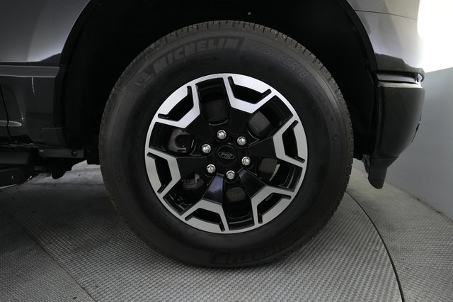 2023 Ford F-150 Lightning — photo 10 of 19