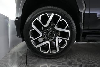 2024 Chevrolet Silverado EV — photo 9 of 18