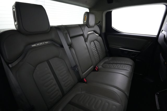 2024 Rivian R1T — photo 4 of 27