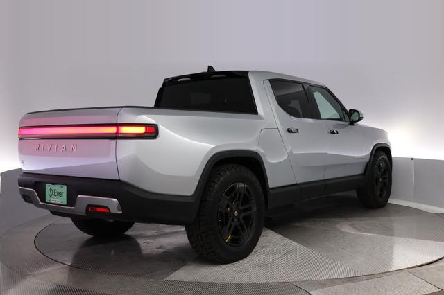 2024 Rivian R1T — photo 2 of 27