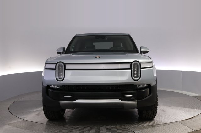 2024 Rivian R1T — photo 9 of 27