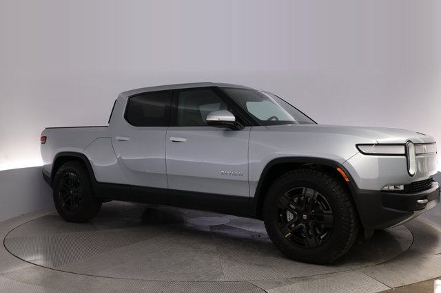 2024 Rivian R1T — photo 11 of 27