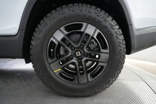 2024 Rivian R1T — photo 7 of 27