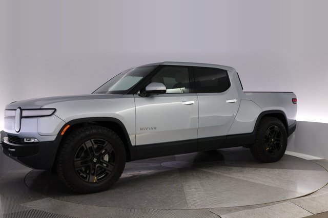 2024 Rivian R1T — photo 14 of 27