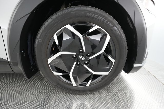 2022 Hyundai IONIQ 5 — photo 15 of 28