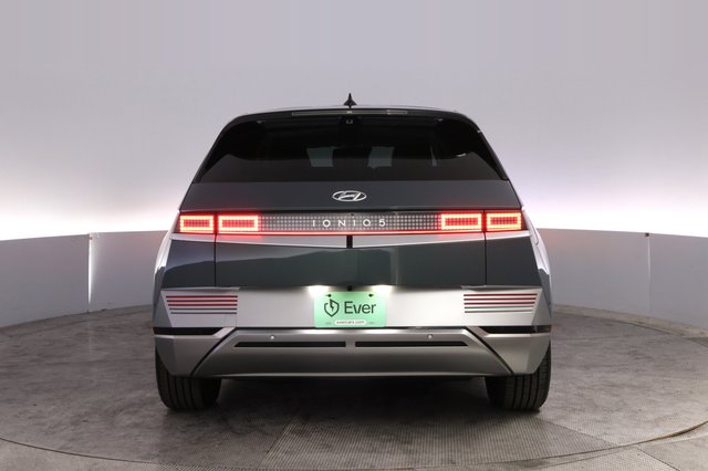 2024 Hyundai IONIQ 5 — photo 12 of 22