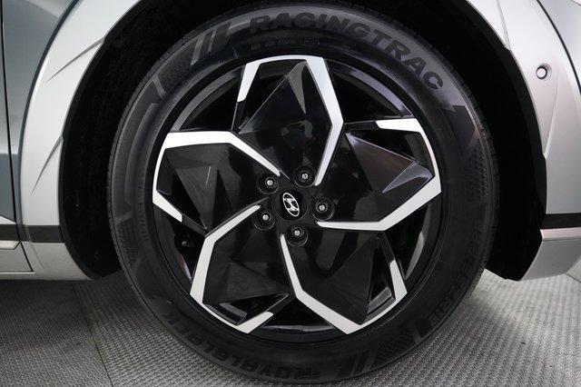 2024 Hyundai IONIQ 5 — photo 16 of 22