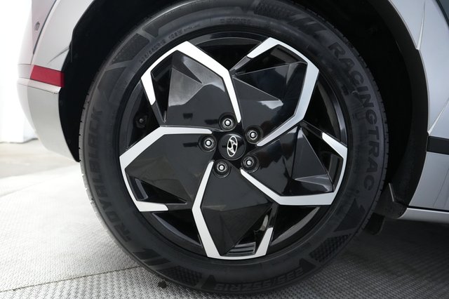 2024 Hyundai IONIQ 5 — photo 17 of 22