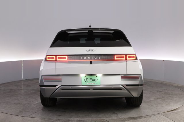 2024 Hyundai IONIQ 5 — photo 12 of 24