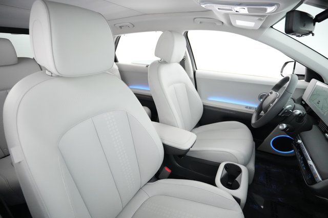 2024 Hyundai IONIQ 5 — photo 18 of 24