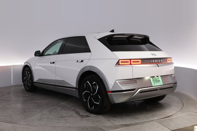 2024 Hyundai IONIQ 5 — photo 13 of 24