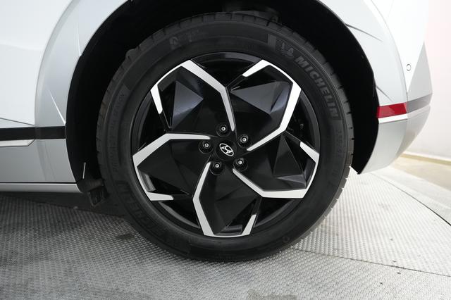 2024 Hyundai IONIQ 5 — photo 7 of 24