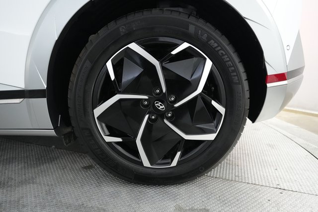 2024 Hyundai IONIQ 5 — photo 7 of 24
