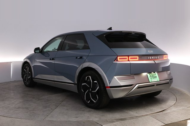 2024 Hyundai IONIQ 5 — photo 13 of 24
