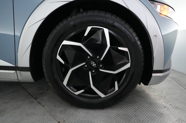 2024 Hyundai IONIQ 5 — photo 16 of 24