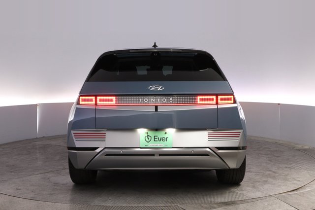 2024 Hyundai IONIQ 5 — photo 12 of 24