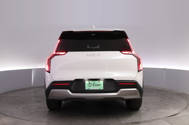 2024 Kia EV9 — photo 12 of 24