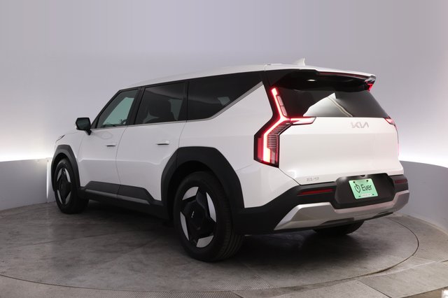 2024 Kia EV9 — photo 13 of 24