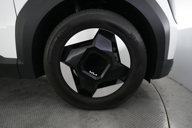 2024 Kia EV9 — photo 16 of 24