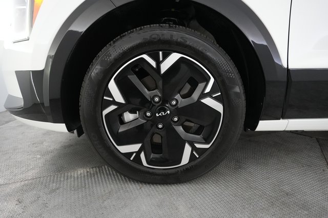 2024 Kia Niro EV — photo 15 of 24