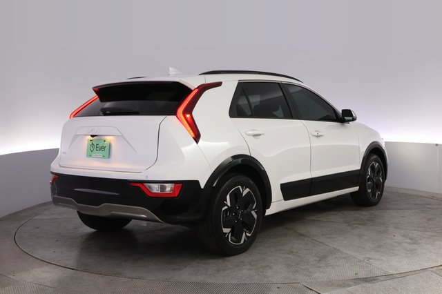 2024 Kia Niro EV — photo 2 of 24