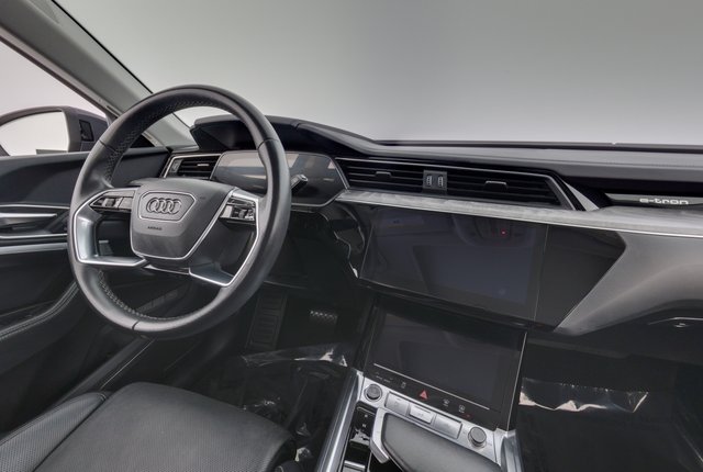 2024 Audi Q8 e-tron — photo 20 of 24