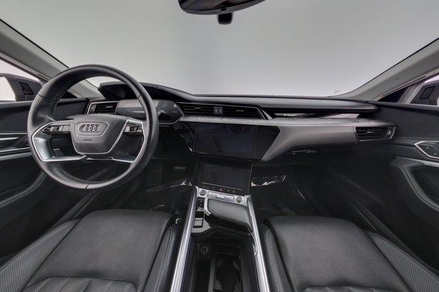 2024 Audi Q8 e-tron — photo 21 of 24