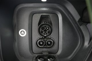 2025 Rivian R1T — photo 8 of 22
