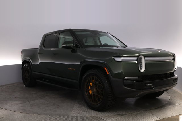 2025 Rivian R1T — photo 10 of 22