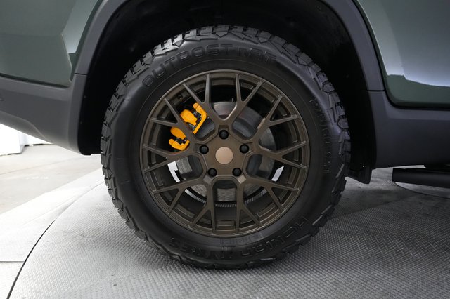 2025 Rivian R1T — photo 17 of 22