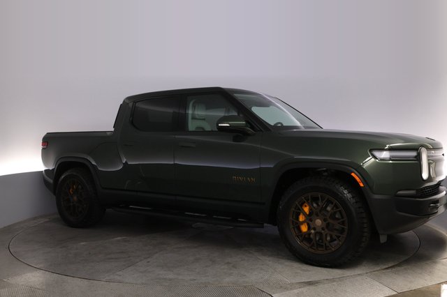 2025 Rivian R1T — photo 11 of 22