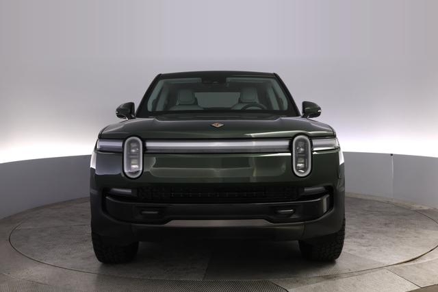 2025 Rivian R1T — photo 9 of 22