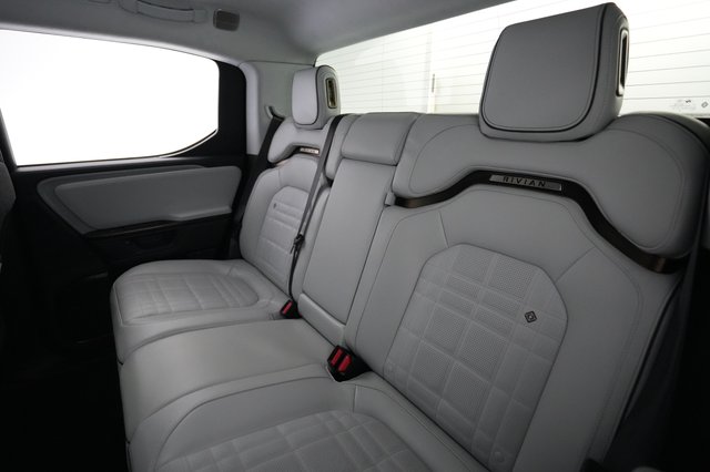 2025 Rivian R1T — photo 19 of 22