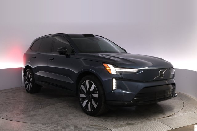2025 Volvo EX90 — photo 10 of 24