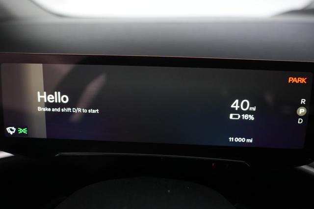 2025 Volvo EX90 — photo 5 of 24