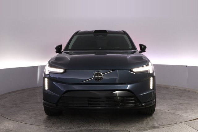 2025 Volvo EX90 — photo 9 of 24