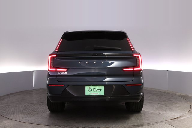 2025 Volvo EX90 — photo 12 of 24