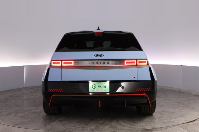 2025 Hyundai IONIQ 5 — photo 12 of 22