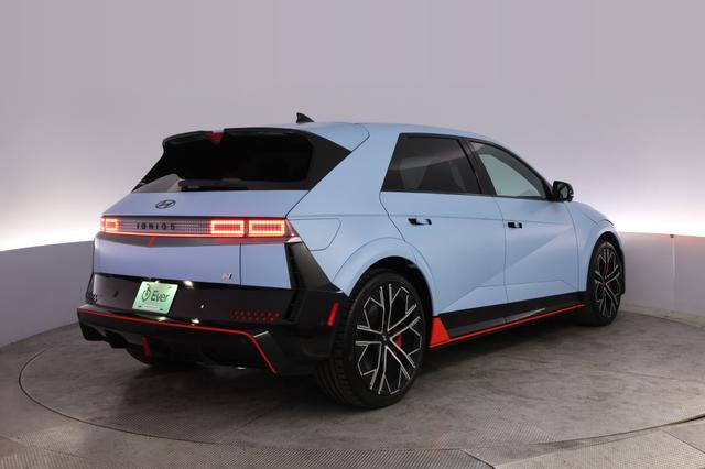 2025 Hyundai IONIQ 5 — photo 2 of 22