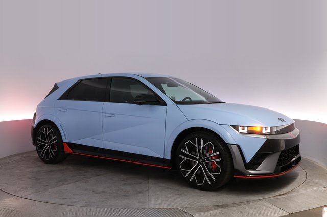 2025 Hyundai IONIQ 5 — photo 11 of 22