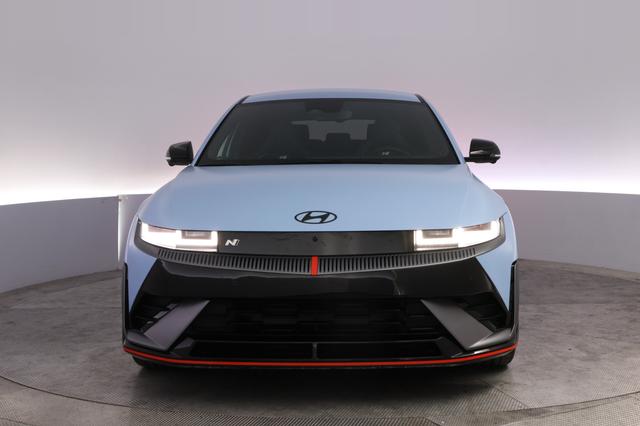 2025 Hyundai IONIQ 5 — photo 9 of 22