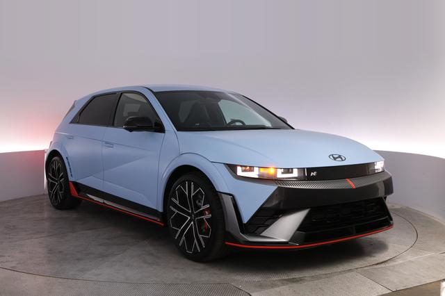 2025 Hyundai IONIQ 5 — photo 10 of 22