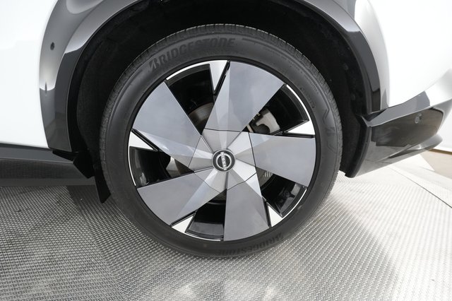 2023 Nissan Ariya — photo 14 of 27