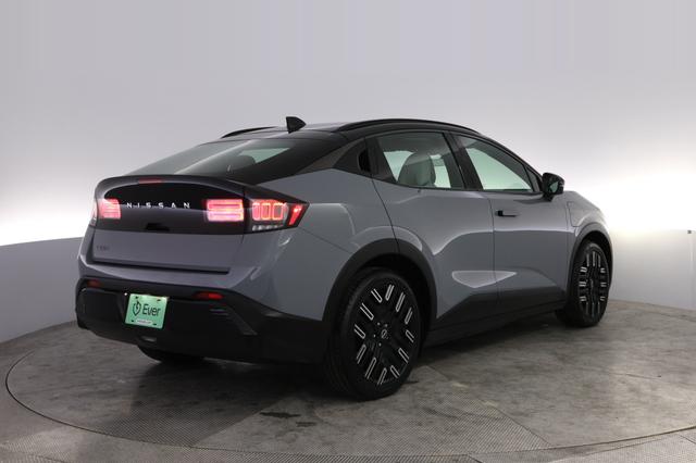 2026 Nissan LEAF — photo 2 of 24