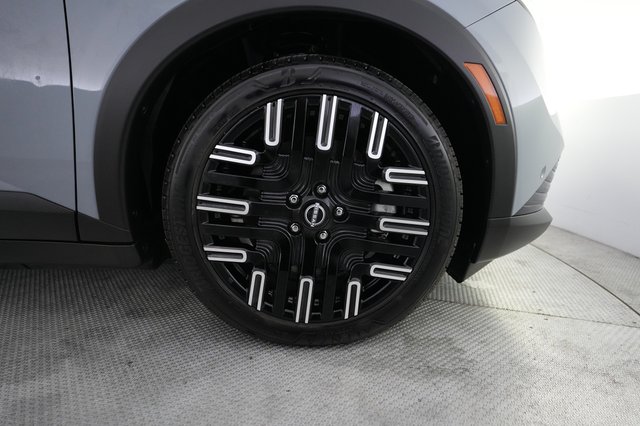 2026 Nissan LEAF — photo 16 of 24
