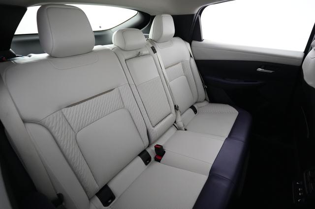 2026 Nissan LEAF — photo 4 of 24