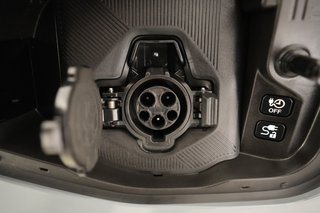 2026 Nissan LEAF — photo 8 of 24