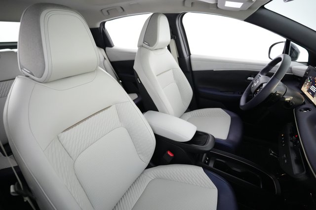 2026 Nissan LEAF — photo 18 of 24